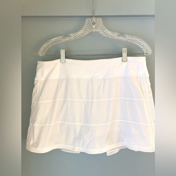 Lululemon Mid-rise Pace Rival Skirt, size 10, white - Picture 3 of 16